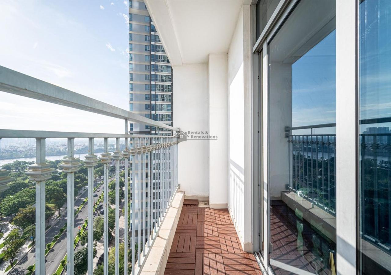 The Vinhomes Central Park Apartments - The Buildings Surrounding Landmark 81 Хошимин Экстерьер фото